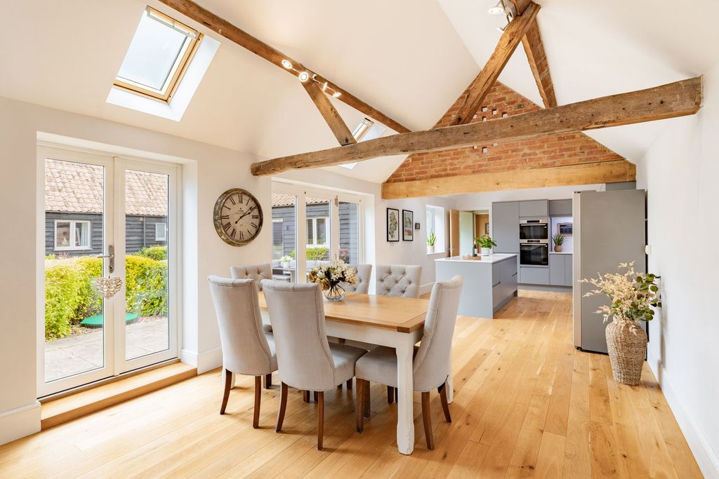Property photo 1 of 33