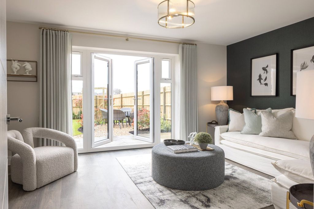 Property photo 3 of 7 Sitting Room