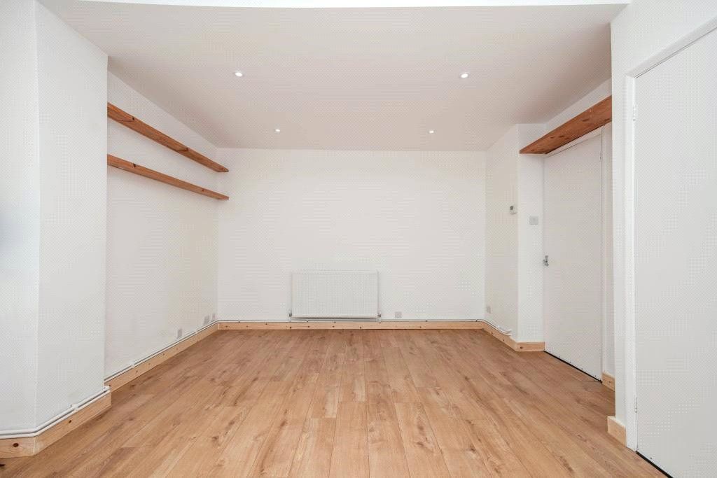 Property photo 3 of 8 Picture No. 22