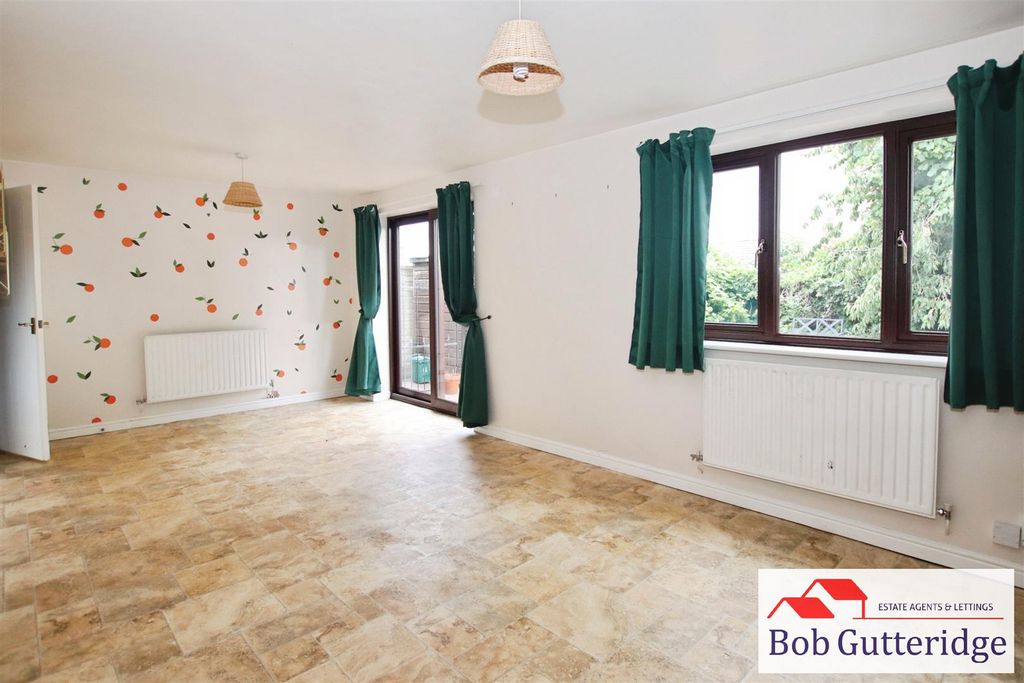 Property photo 3 of 18 Full Width Lounge / Dining Room
