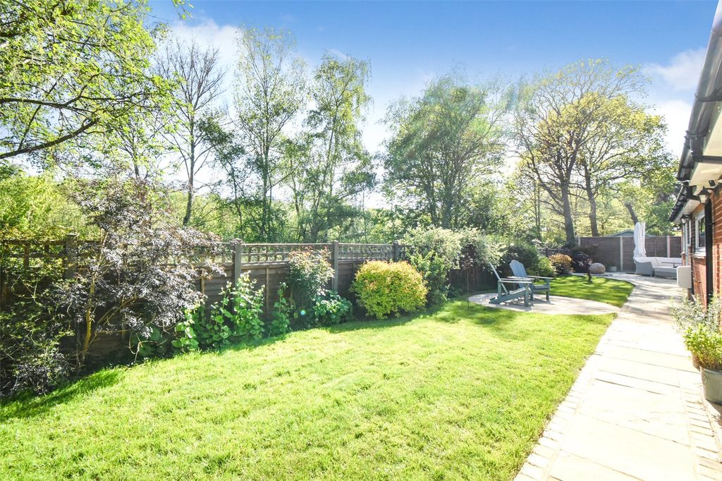 Property photo 2 of 24 Picture No. 35