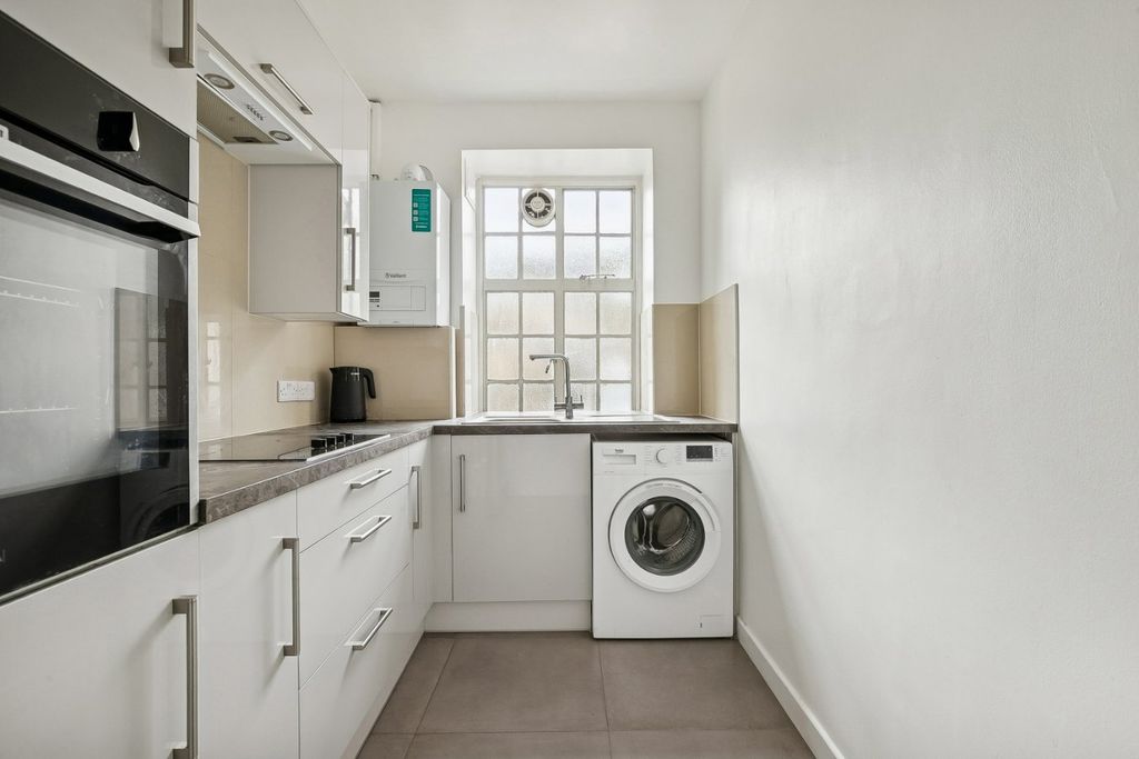 Property photo 2 of 9 Picture No. 47
