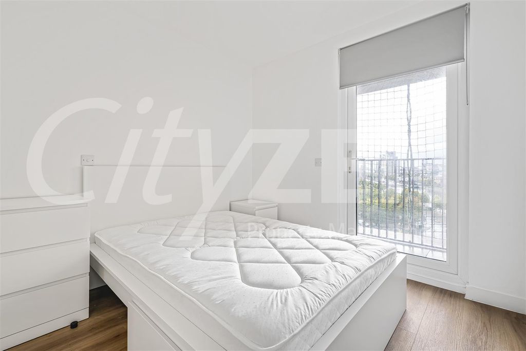 Property photo 3 of 17 Bedroom