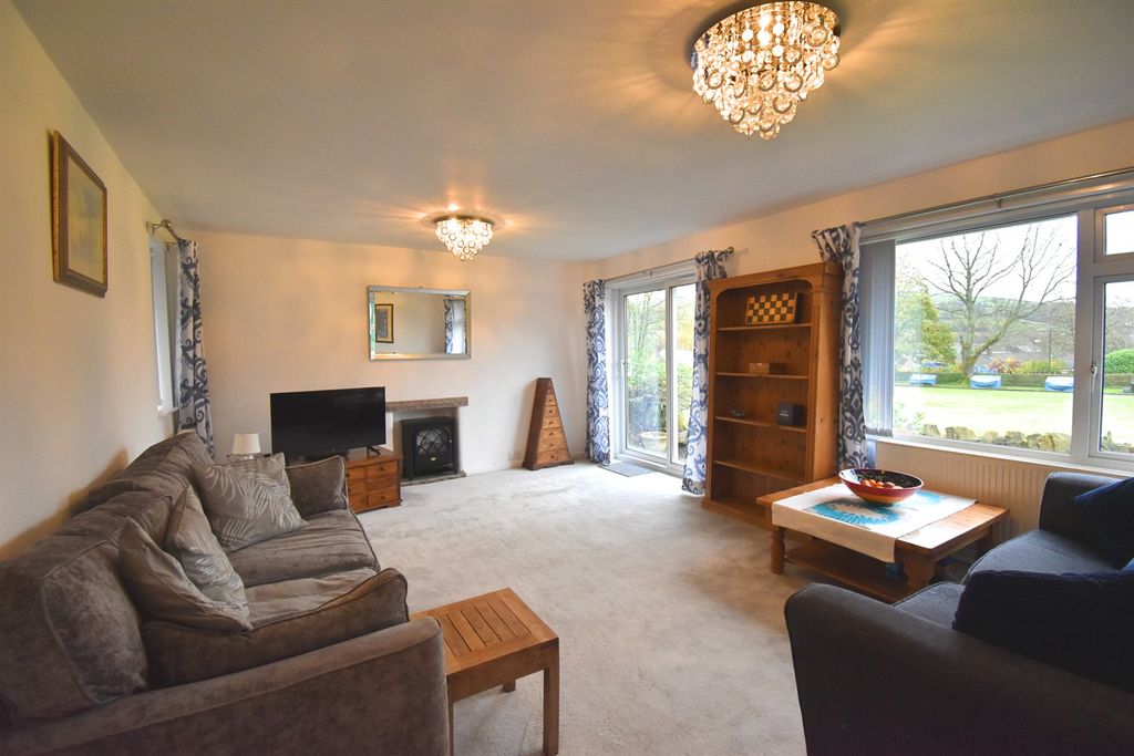 Property photo 3 of 13 Sitting Room