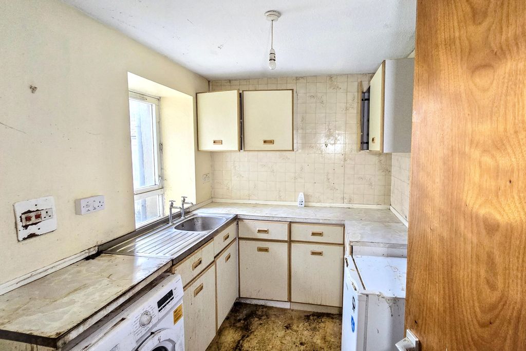 Property photo 2 of 12 1/1 44 Richmond Street, Rosemount, Aberdeen, Ab25 2Tr
