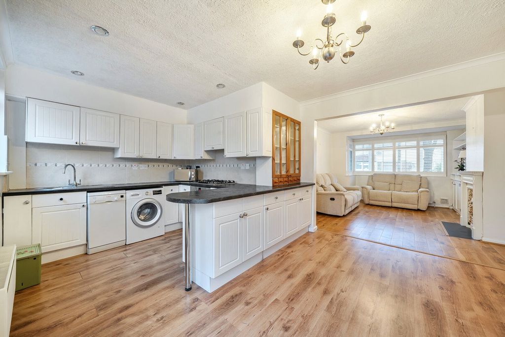 Property photo 2 of 10 Kitchen/Living Room