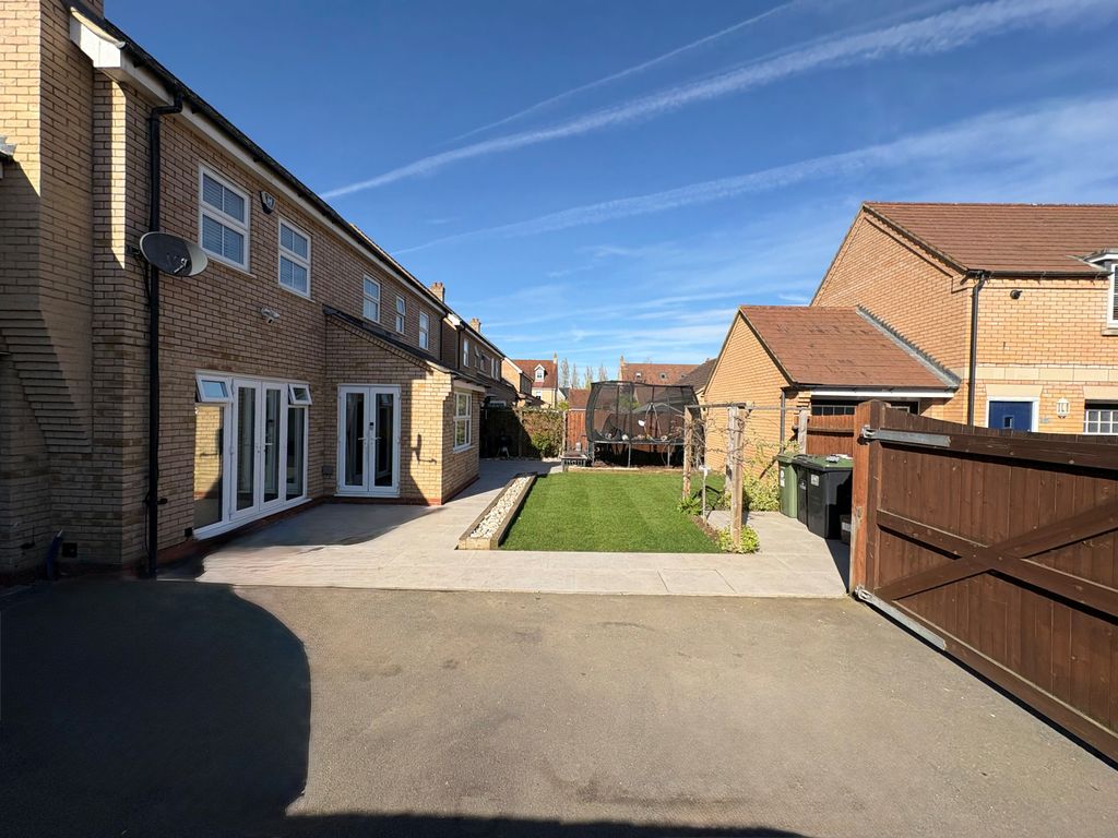 Property photo 3 of 8 Gallery