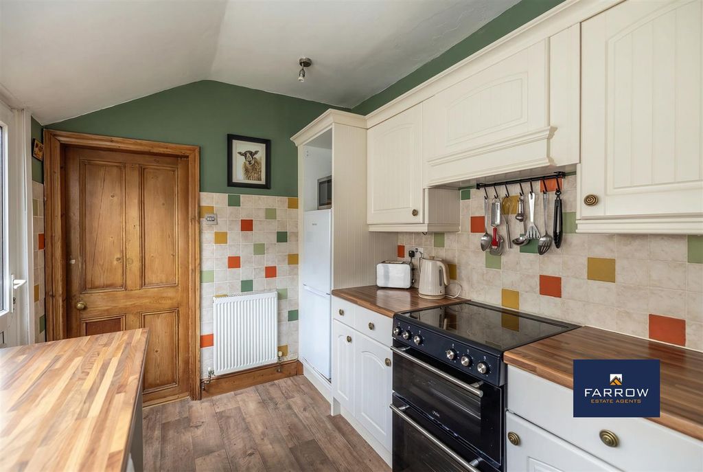 Additional image 11 of 2 bed terraced house for saleBark Street, Cleethorpes DN35