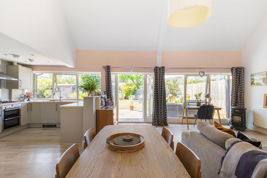 Property photo 2 of 31 010A6605-Hdr.Jpg