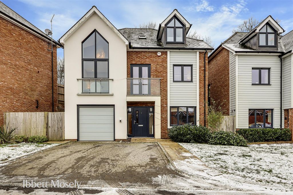 Property photo 1 of 13 1 Front.Jpg