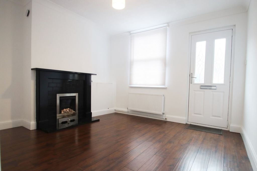 Property photo 2 of 11 Photo 8