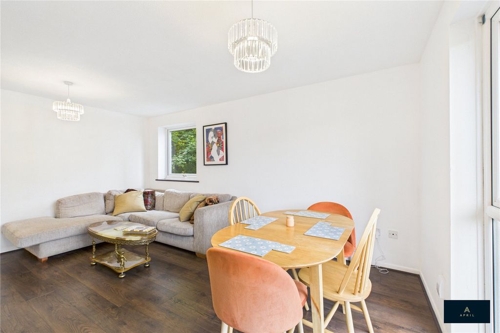 Property photo 3 of 17 Picture No. 13