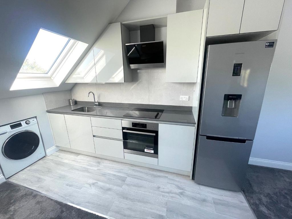 Property photo 1 of 8 Kitchen.Jpg