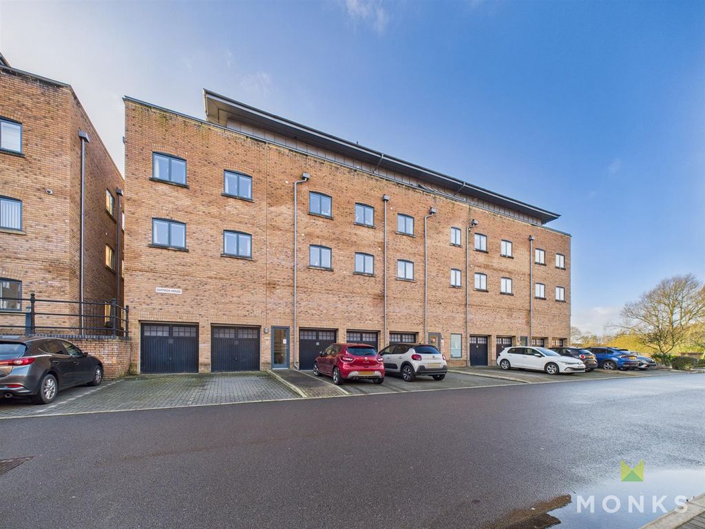 Property photo 1 of 11 Cam05160G0-Pr0040-Still015.Jpg