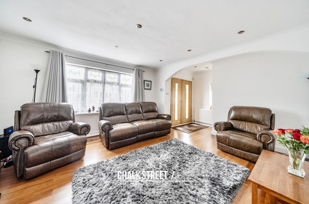 Property photo 3 of 20