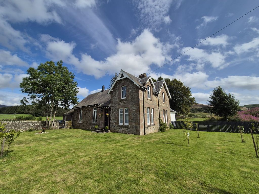 Property photo 1 of 44