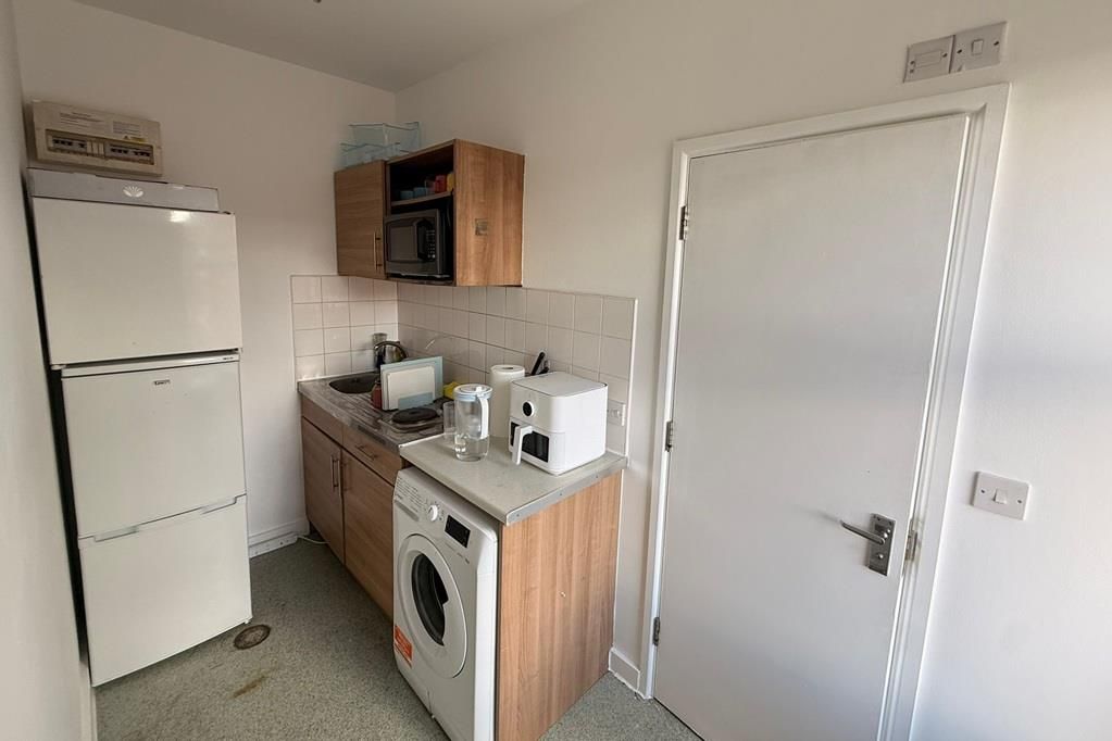 Property photo 3 of 4 3