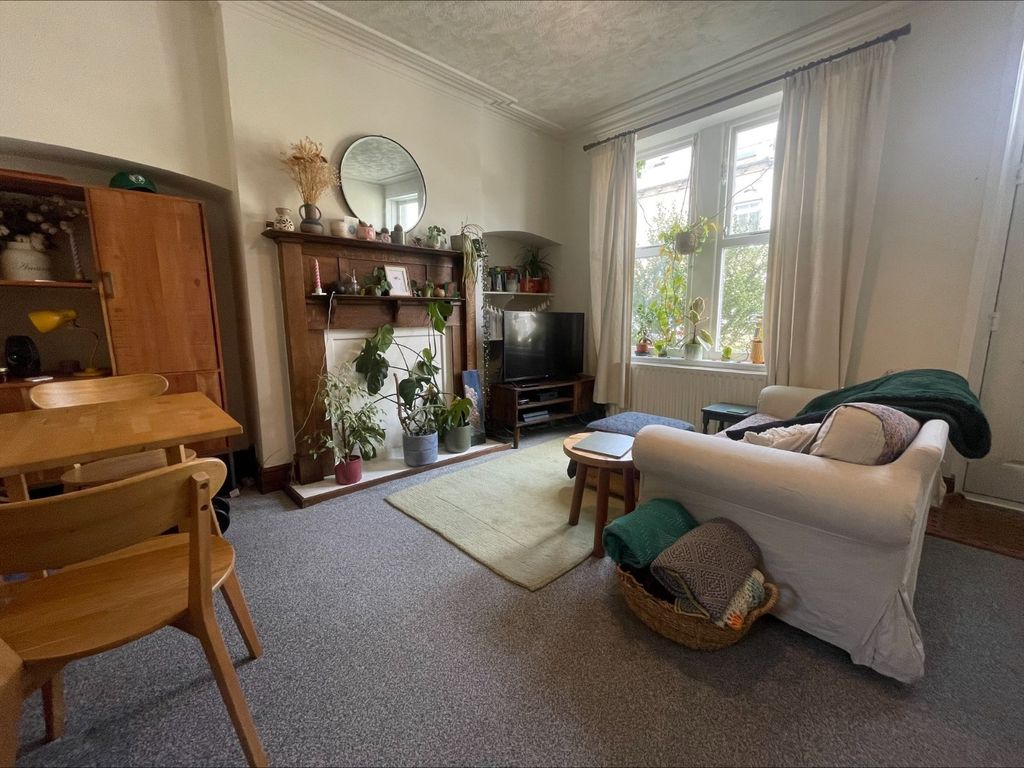 Property photo 2 of 19 Picture No. 34