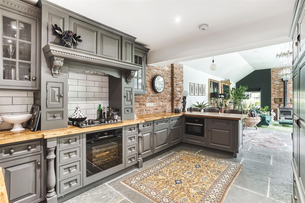 Property photo 3 of 29