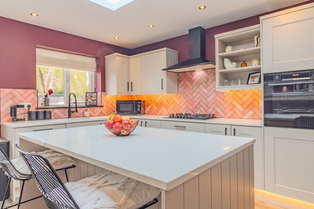 Property photo 3 of 23