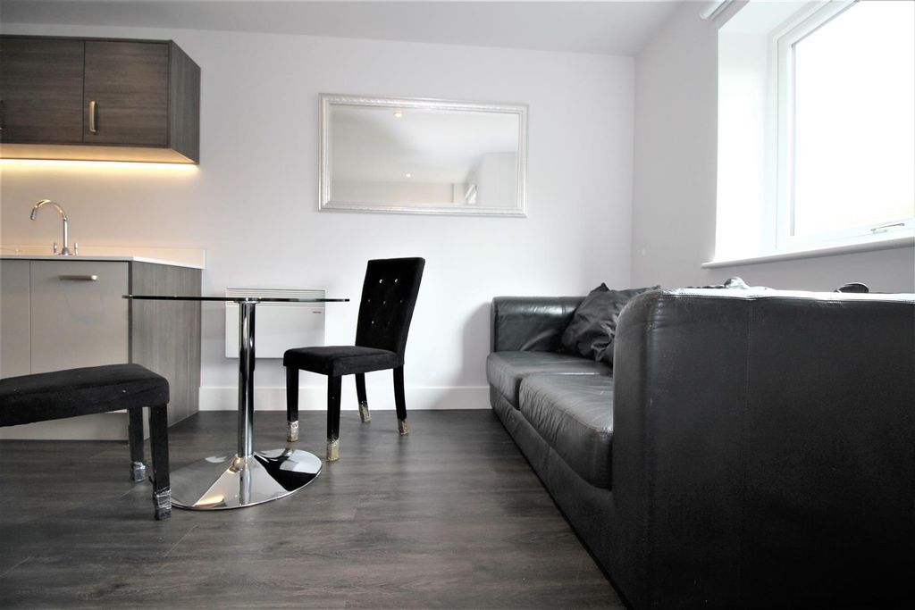 Property photo 3 of 9 Open Plan Living