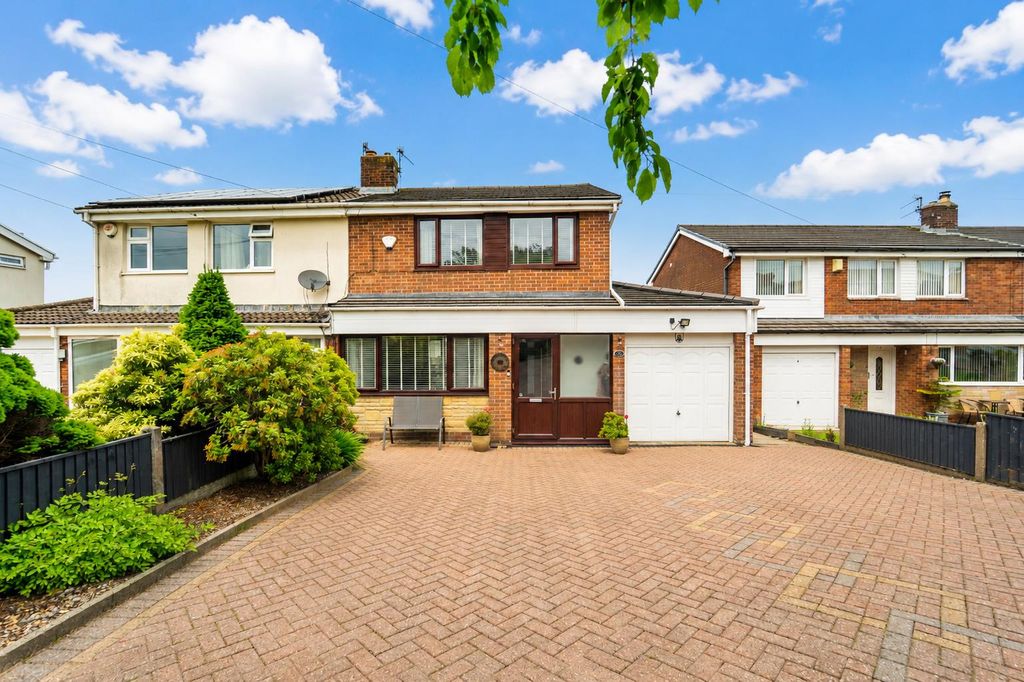 Property photo 1 of 31