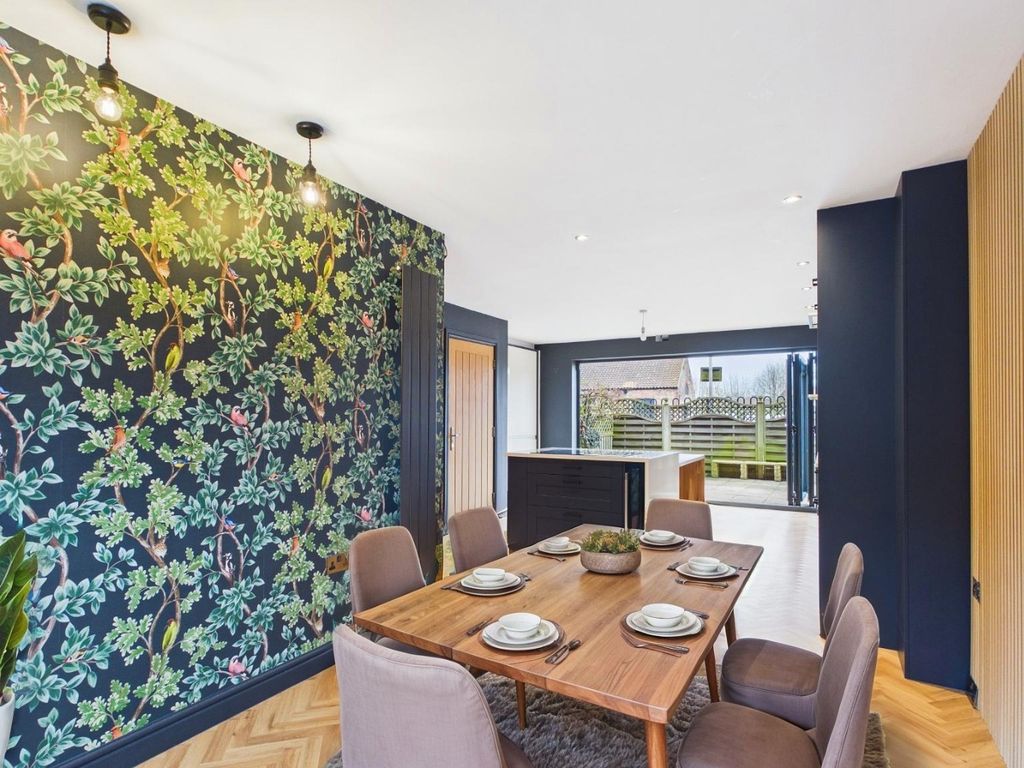 Property photo 3 of 19 4845536