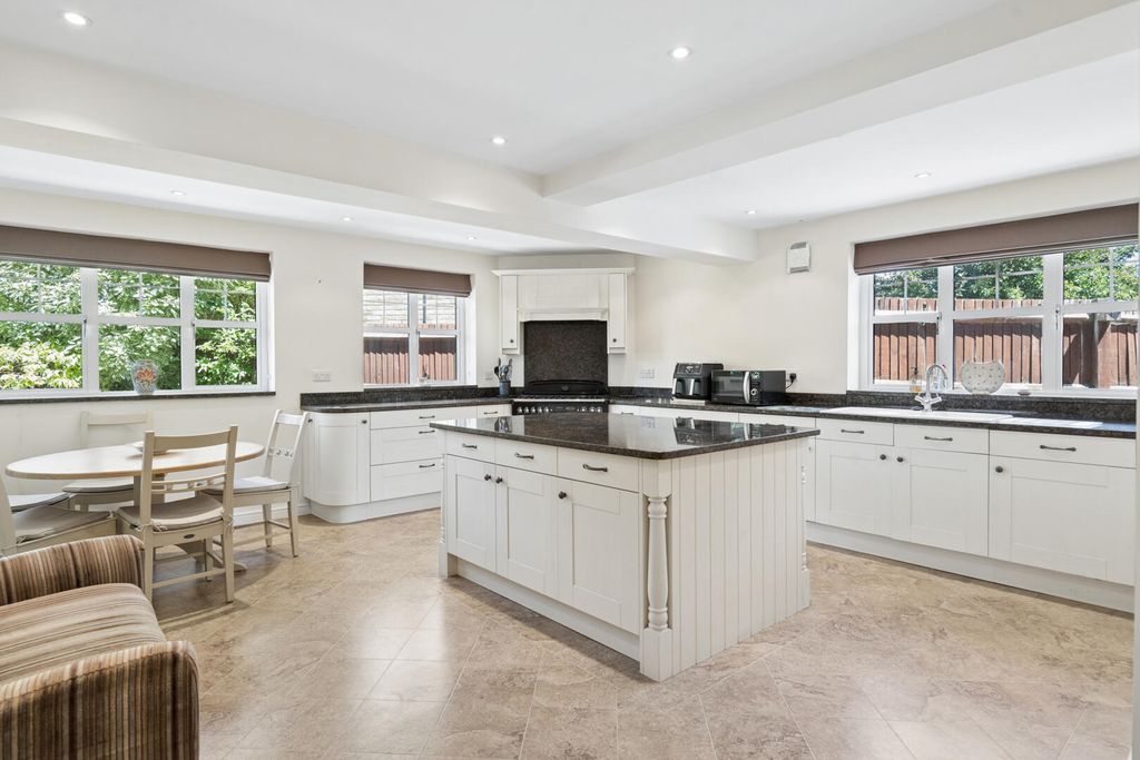 Property photo 2 of 15 Kitchen