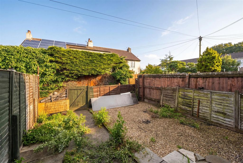 Property photo 2 of 14 Garden