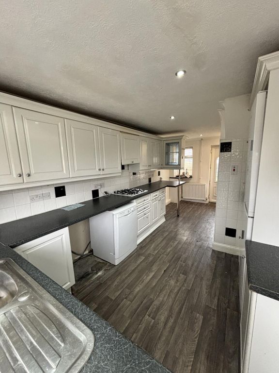 Property photo 3 of 9 Gallery