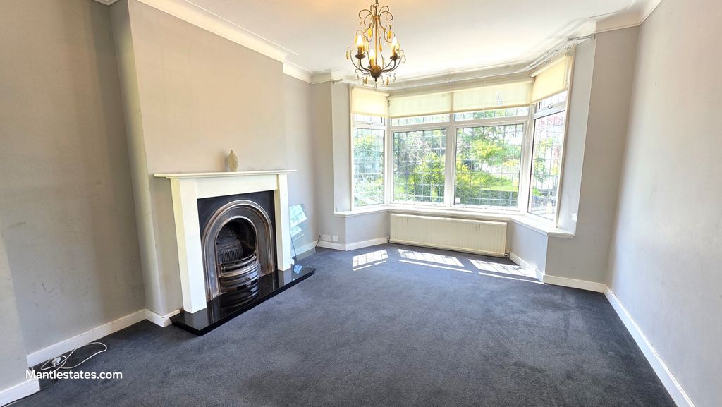 Property photo 3 of 22 Front Reception