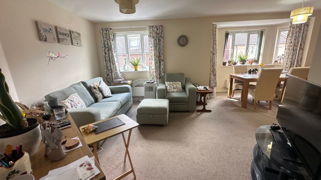 Property photo 2 of 12