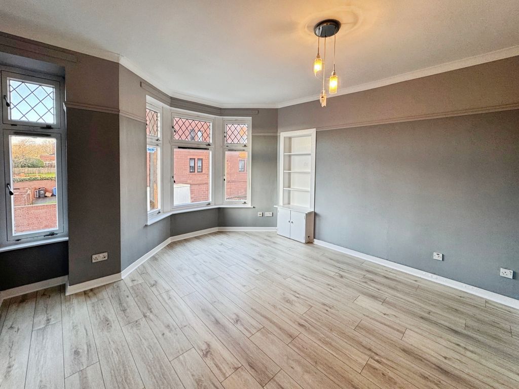 Property photo 2 of 8 2