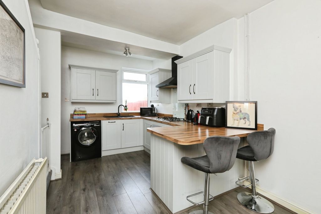 Property photo 3 of 19 Pbox-Img.Jpg