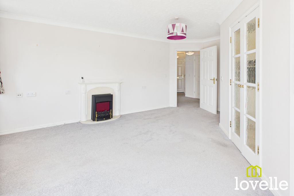2 bed flat for saleKingtree Avenue, Cottingham, East Riding Of Yorkshire HU16 photo 4