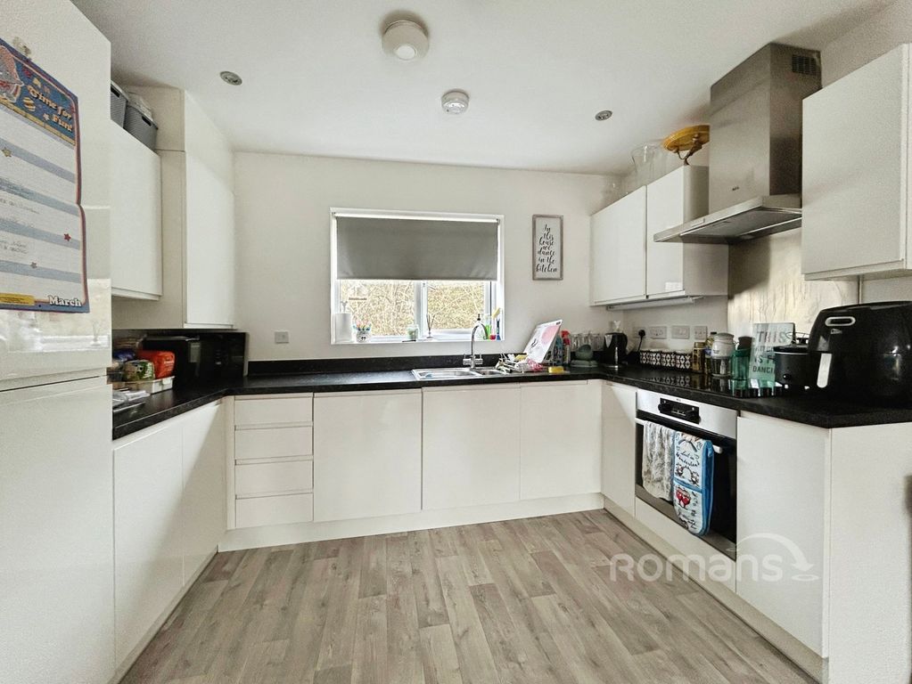 Property photo 3 of 12 Pbox-Img.Jpg