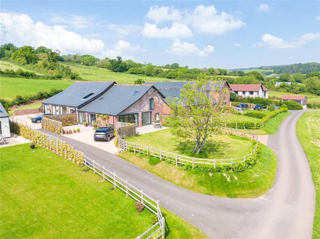 Property photo 1 of 16 External