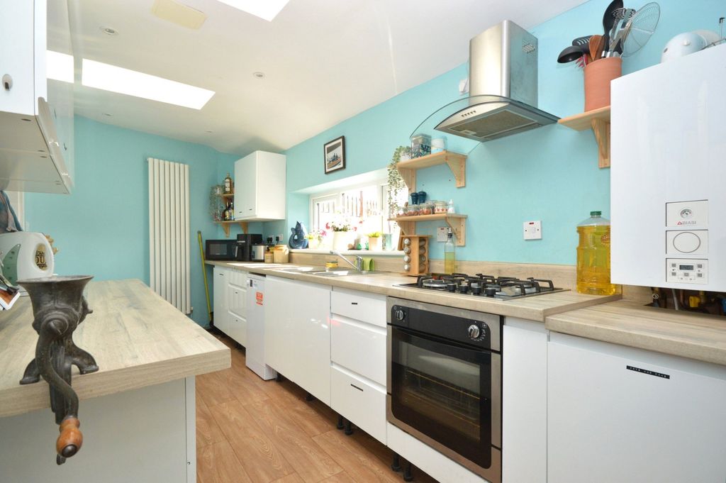 Property photo 3 of 13 3 - Picture No. 06