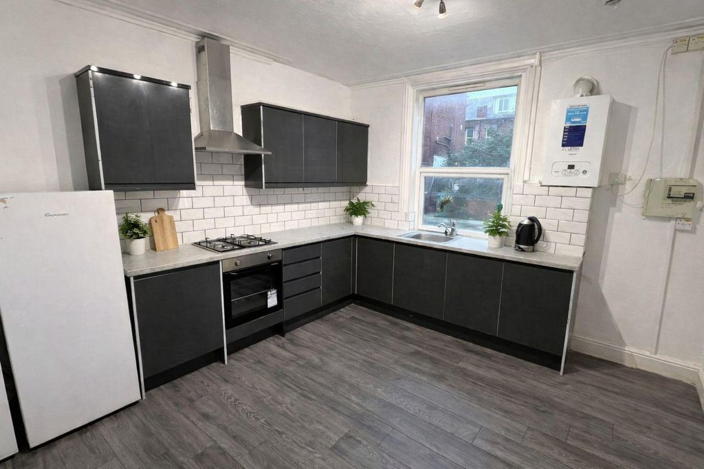 Property photo 1 of 13 Property Photo