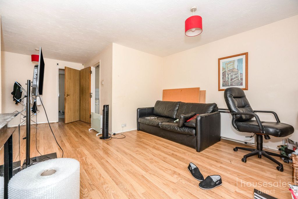 Property photo 3 of 5