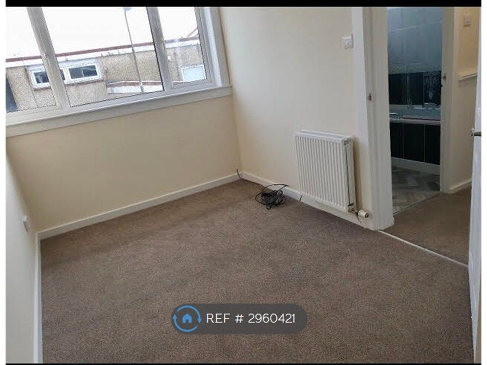 Property photo 2 of 5 Bedroom