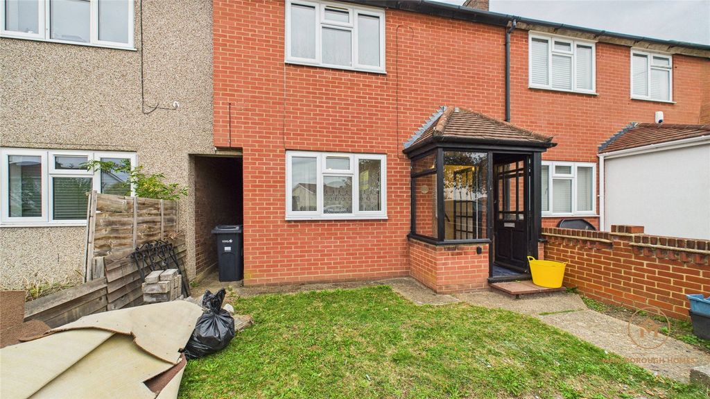 Property photo 1 of 14 Chigwell Ig7