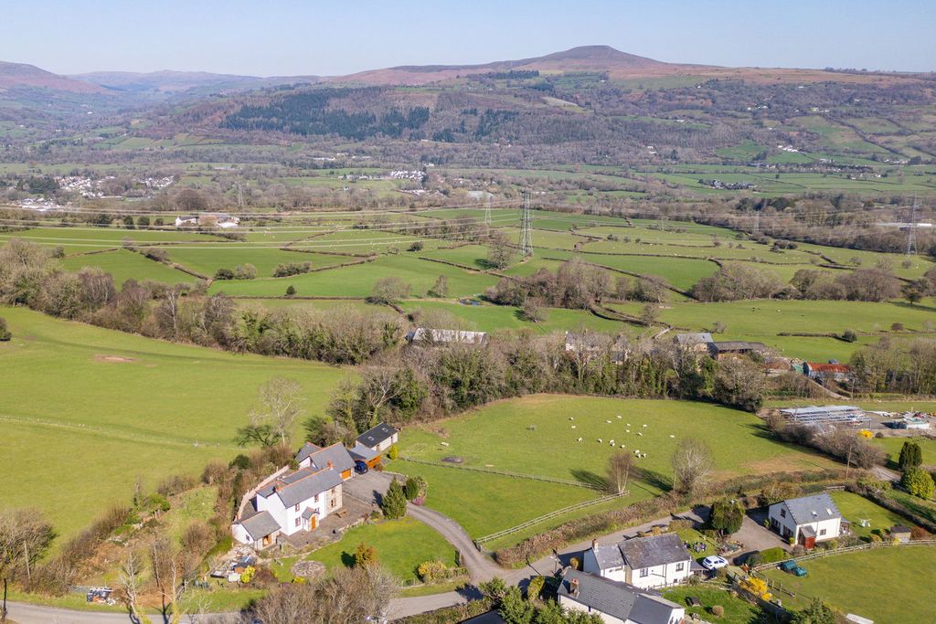 Property photo 2 of 73