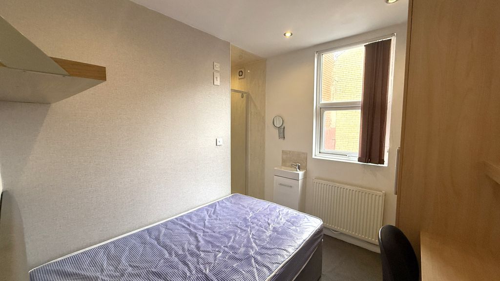 Property photo 3 of 4