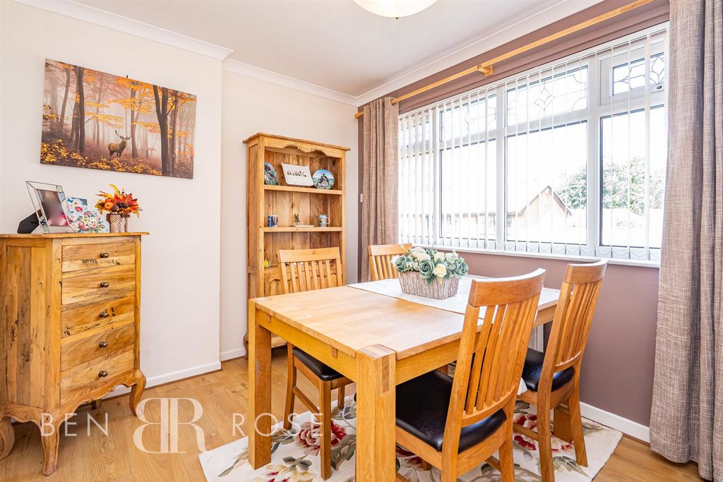 Property photo 3 of 22 Dining Room