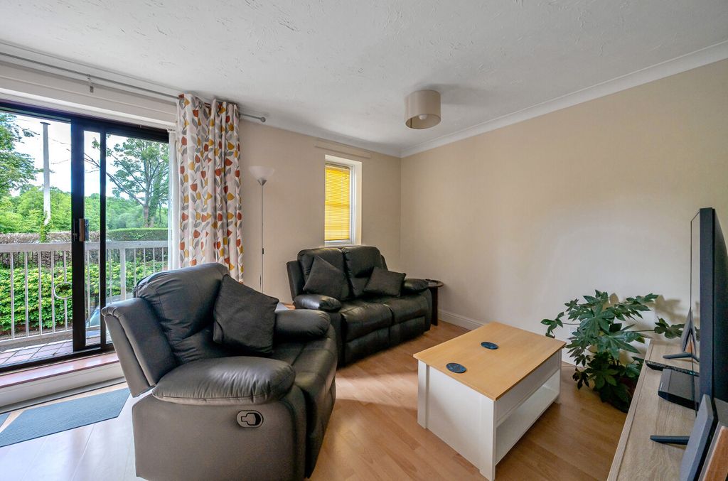 Property photo 3 of 10 1445715-2-6A04A98...
