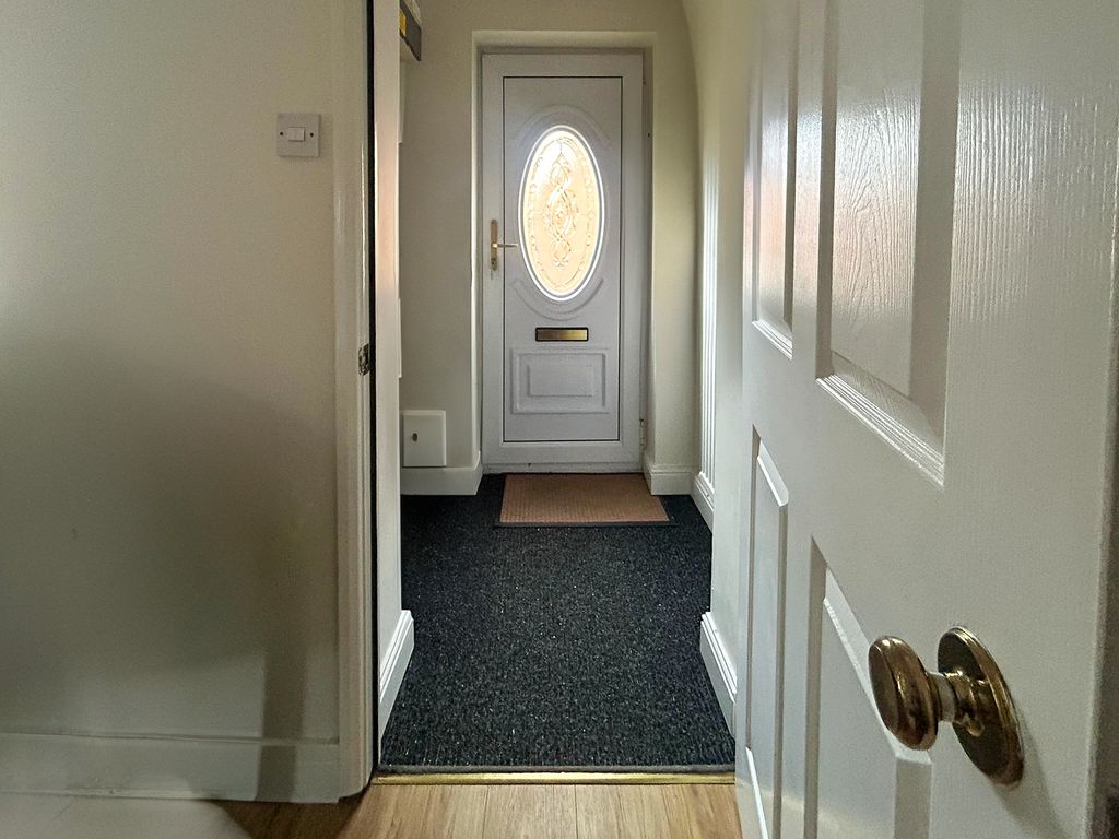 Property photo 2 of 14 Entrance