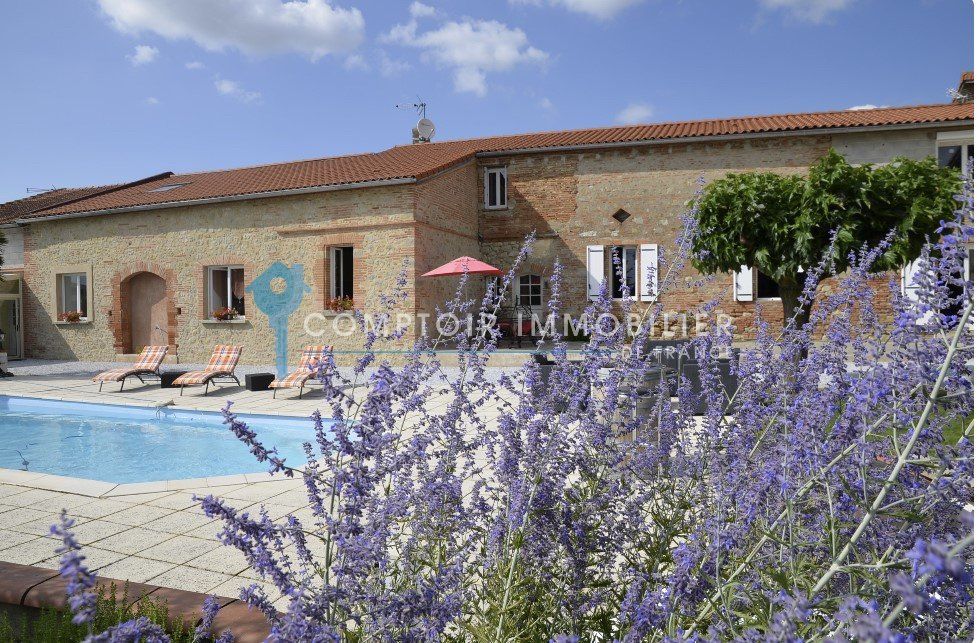 Property photo 1 of 16 Magnificent Property In Caraman