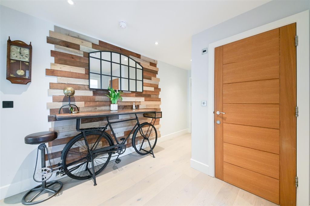 Property photo 3 of 15 Oak View, (4).Jpg