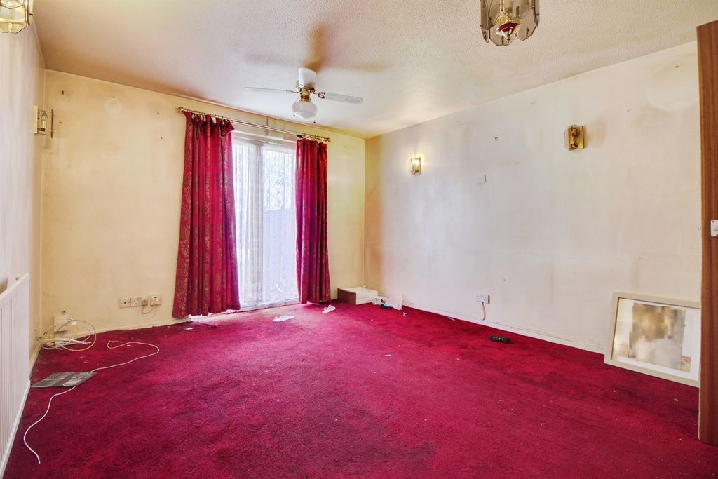 Property photo 3 of 14